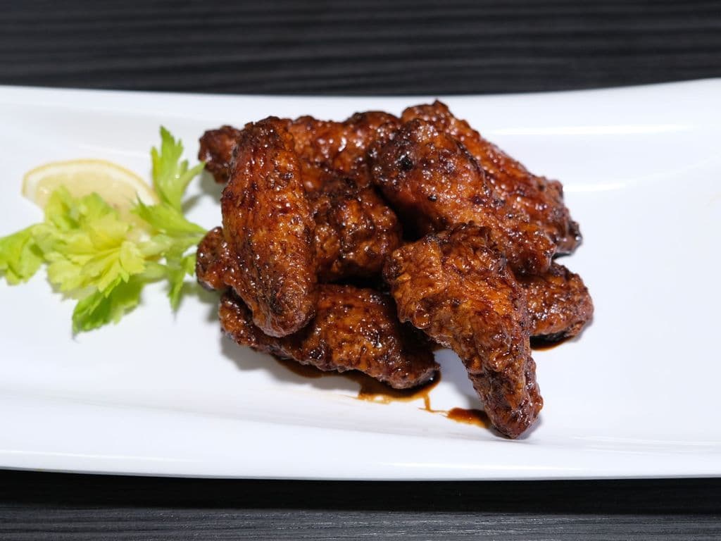 Crispy Chicken Wings in Honey and Garlic Sauce (10 pcs)