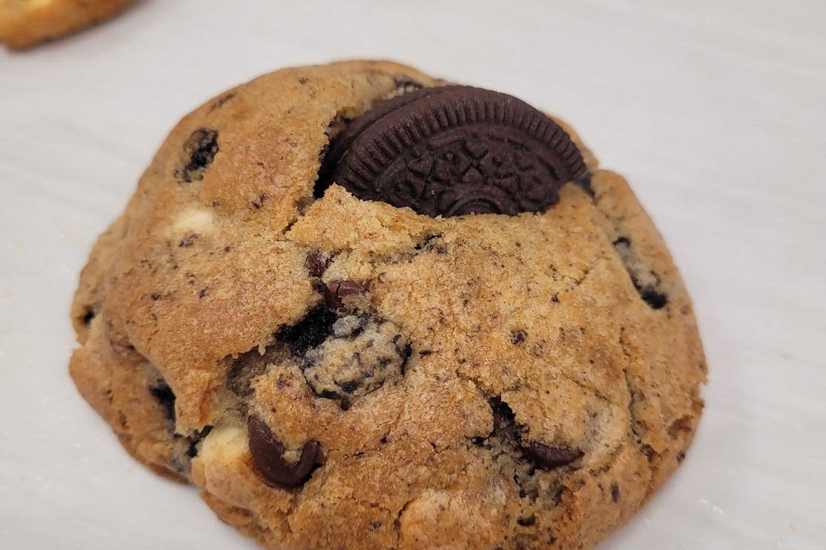 Cookie and Cream Cookie