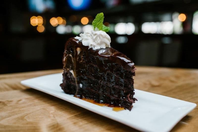 CHOCOLATE CAKE