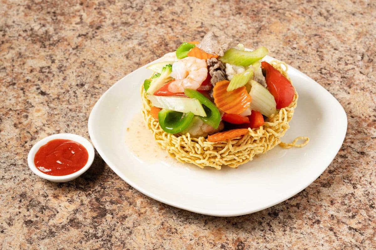 68. Shrimp, Beef, Chicken, and Vegetables Stir Fried on Crispy or Soft Noodles - Mi Tom, Bo, Ga Xao Don (Hoac Mem)