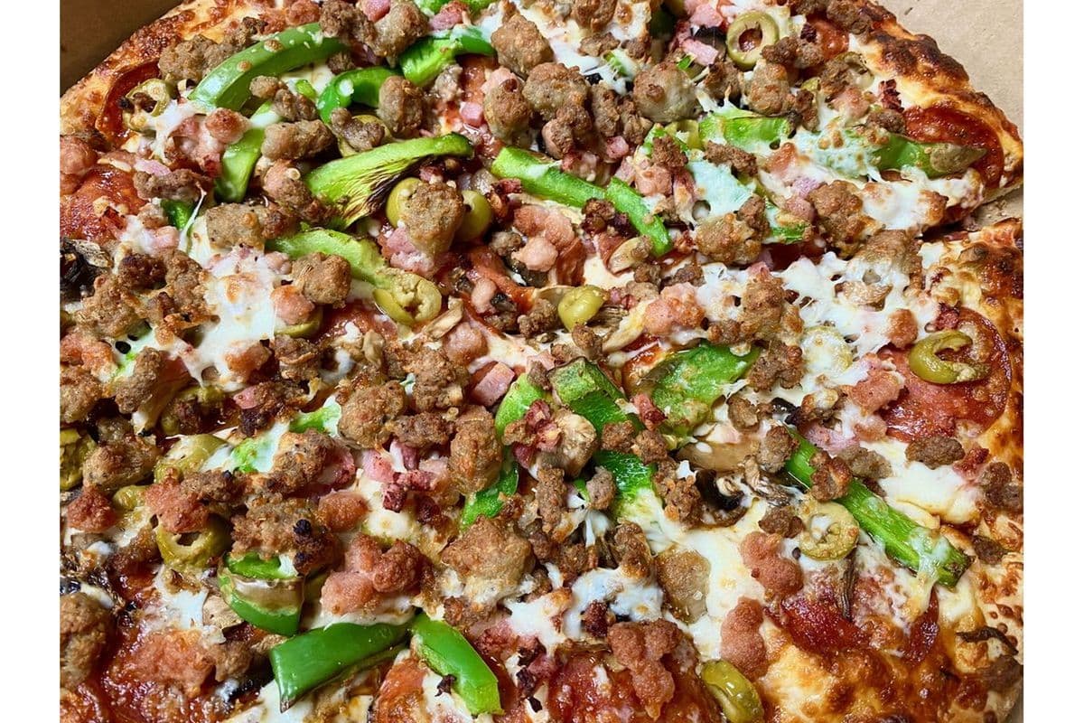 Party Mr. Reginos Pizza