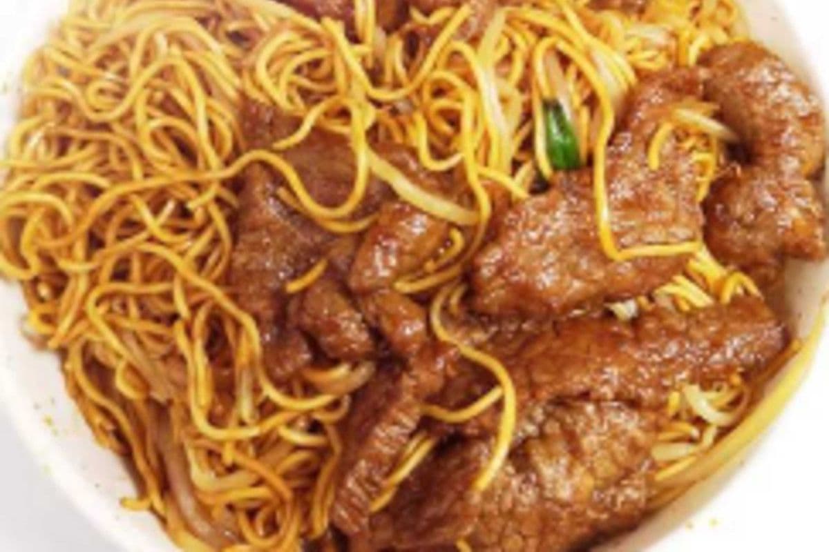 Beef Egg Noodles 牛肉炒广东面