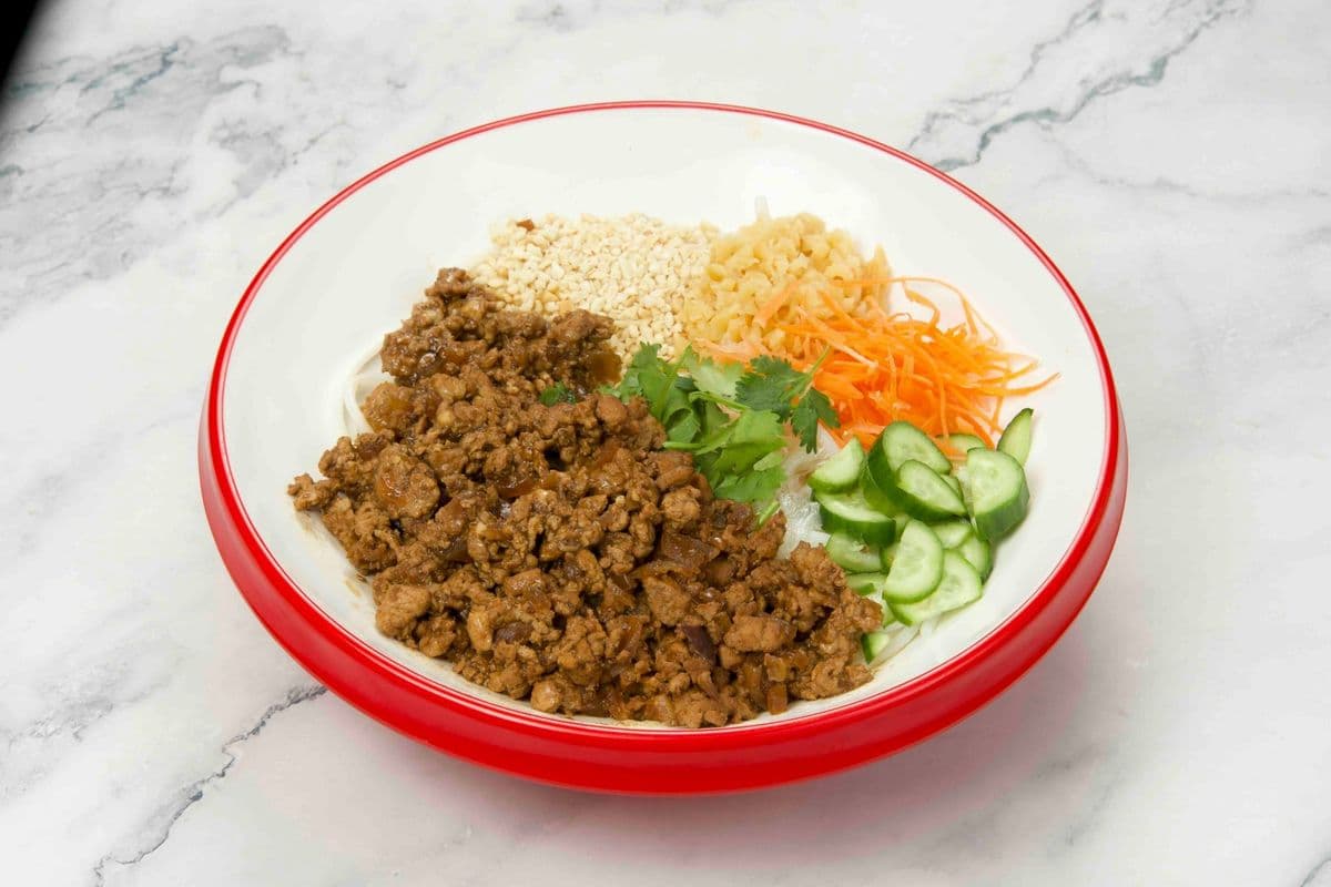 Minced Meat Mixed Noodle / 肉沫拌米线