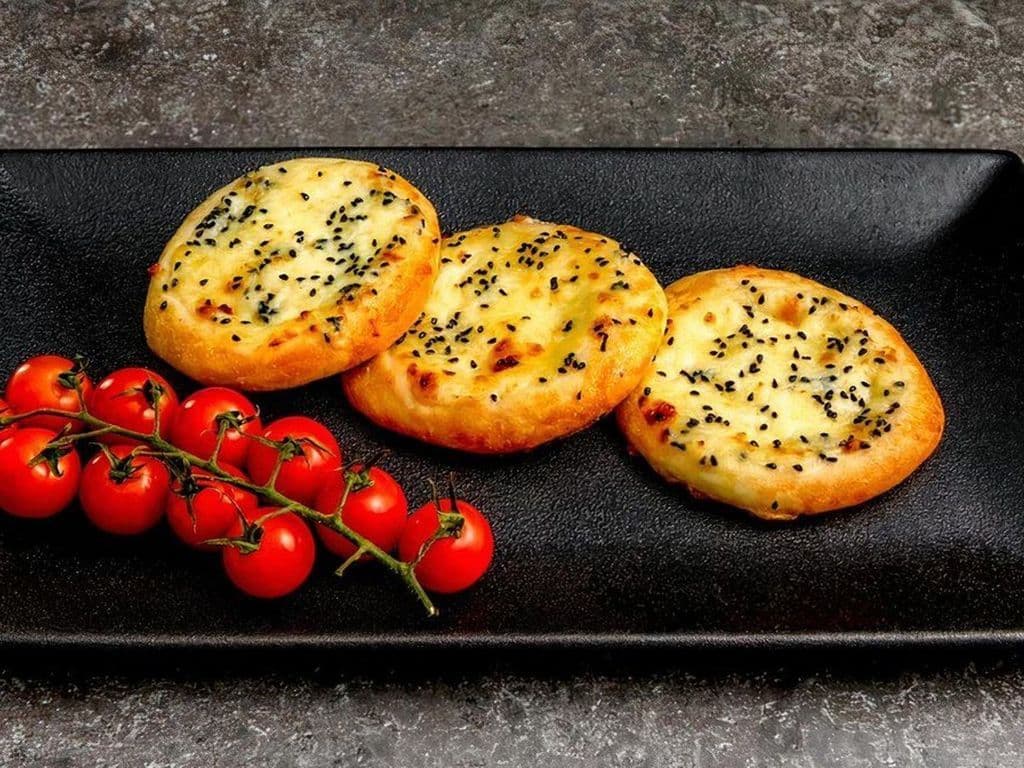 Halloumi Cheese Manakeesh