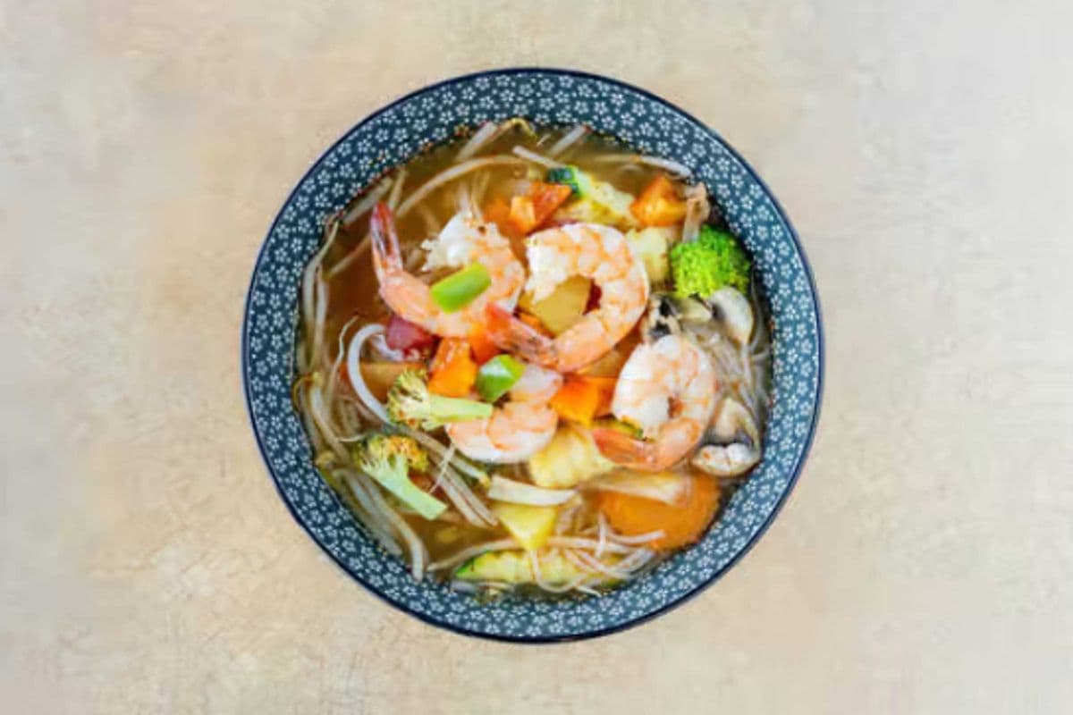 Soupe tom yum aux crevettes / Tom Yum Soup with Shrimp
