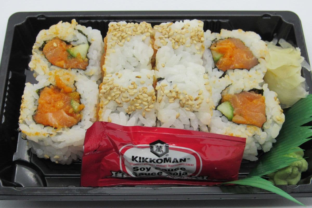 Spicy Salmon Roll (8 Pcs)
