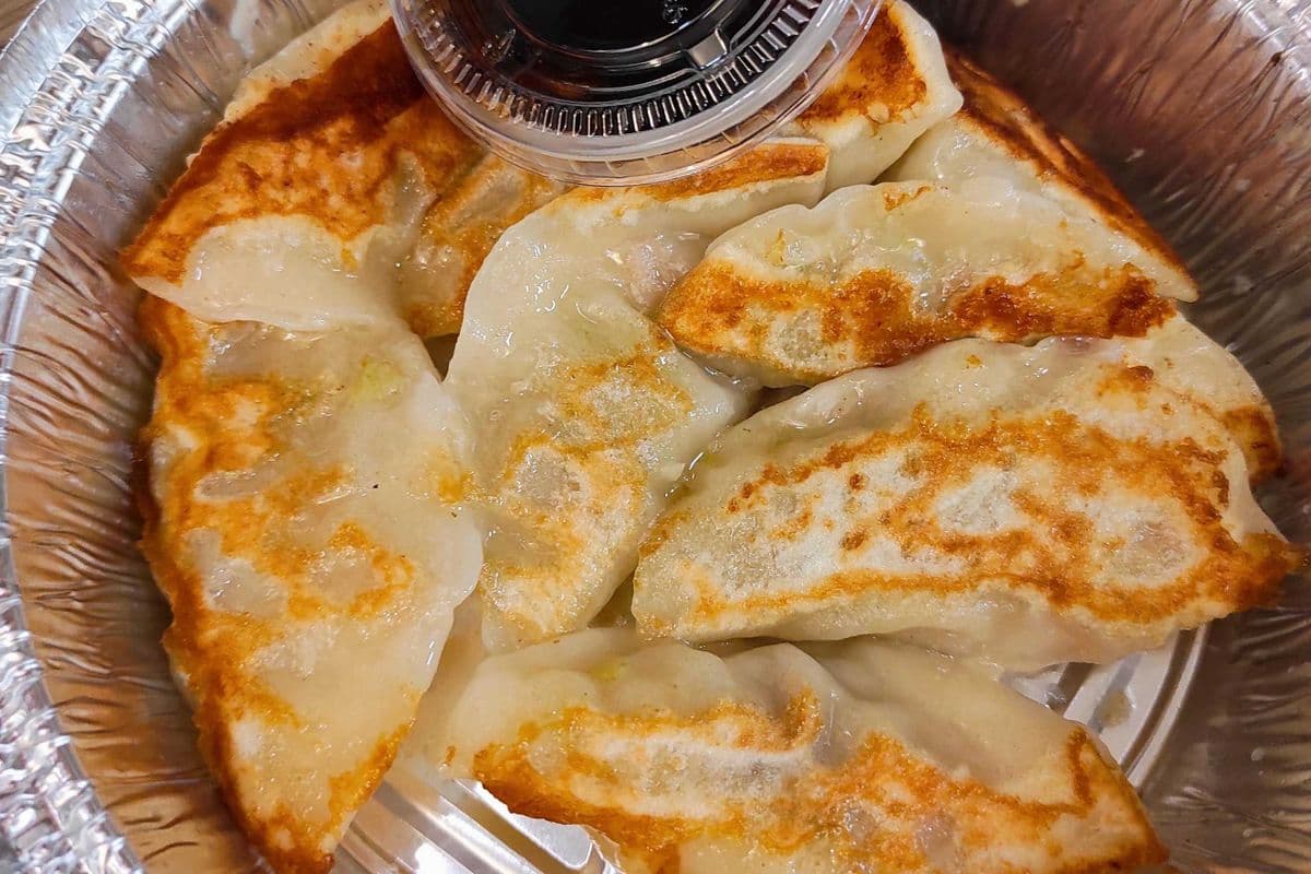 O92. Pan-Fried Dumplings (10pcs)