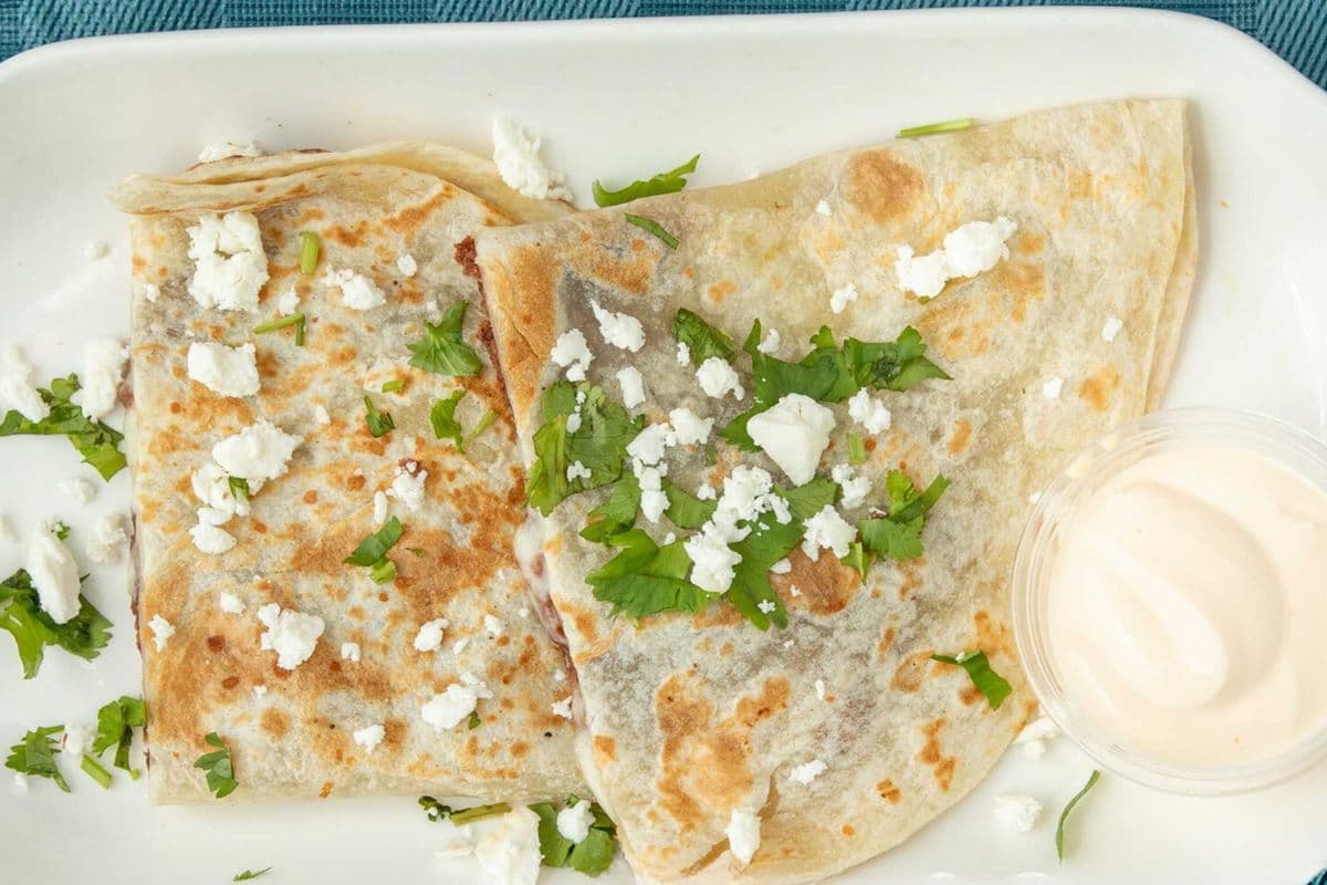 Vegetarian Quesadilla (Quesadilla Vegetariana)