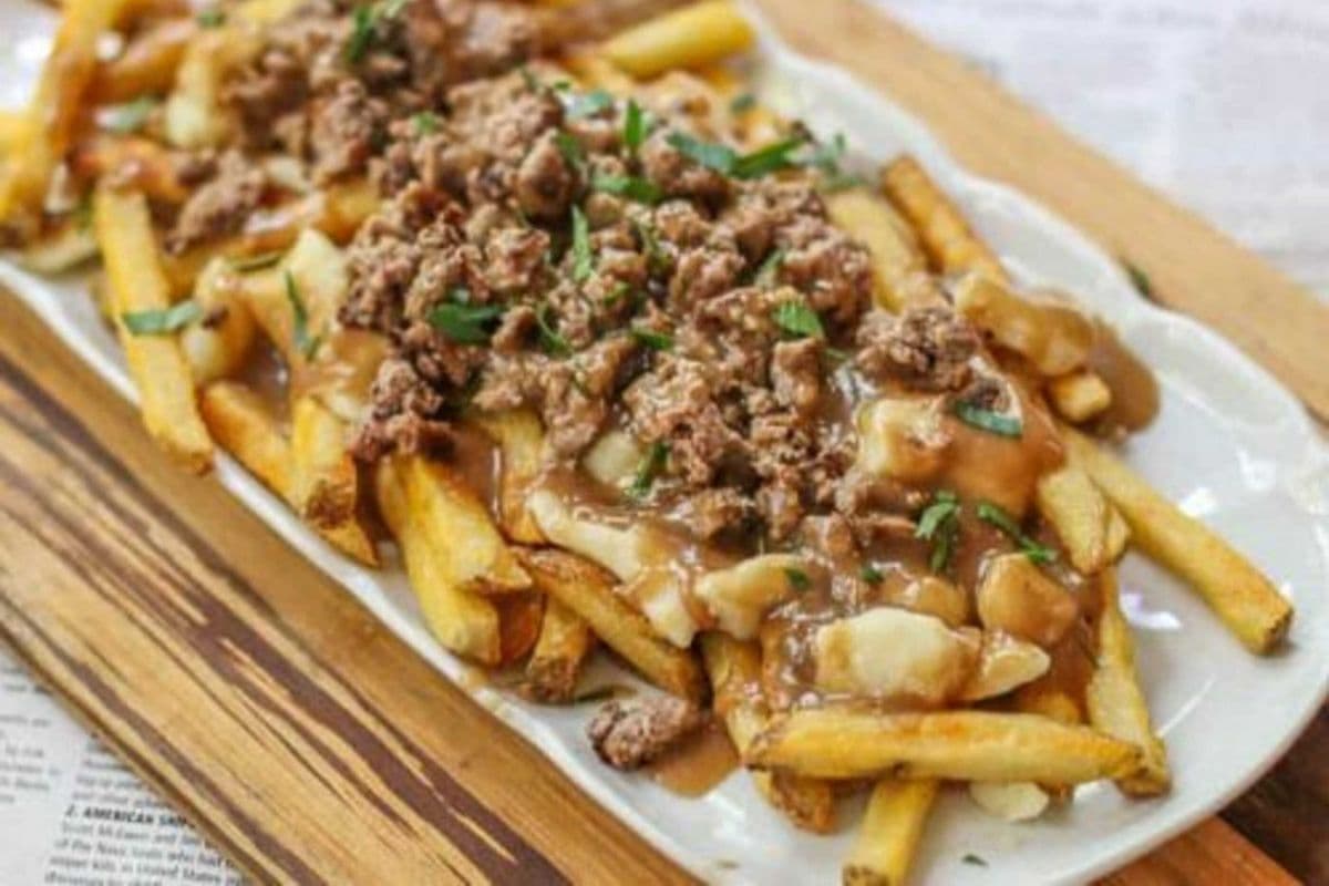 Minced Pork Poutine 卤肉奶酪薯条