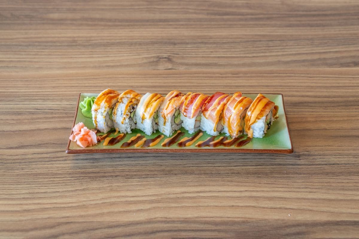 Rainbow Roll (8 pcs)