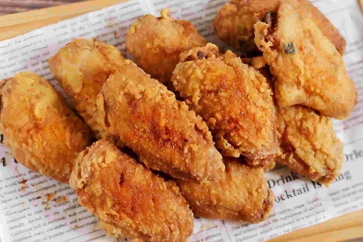 6. Fried Chicken Wings (12 pcs) 椒盐鸡翅