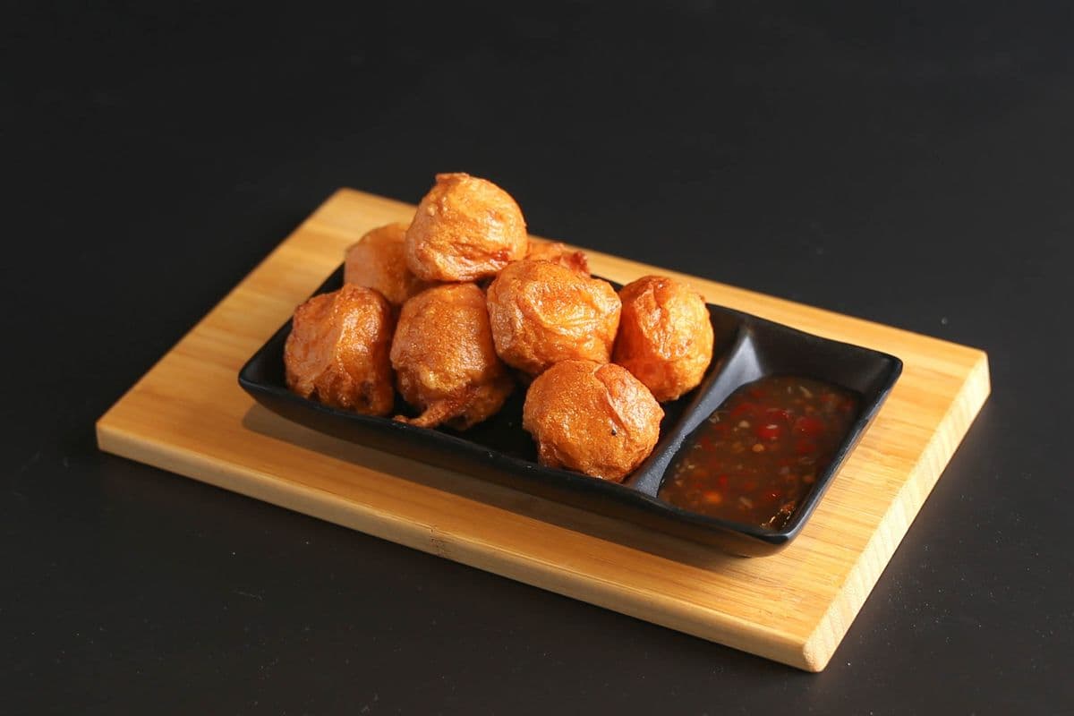 AP8. Deep Fried Squid Ball 椒鹽花枝丸