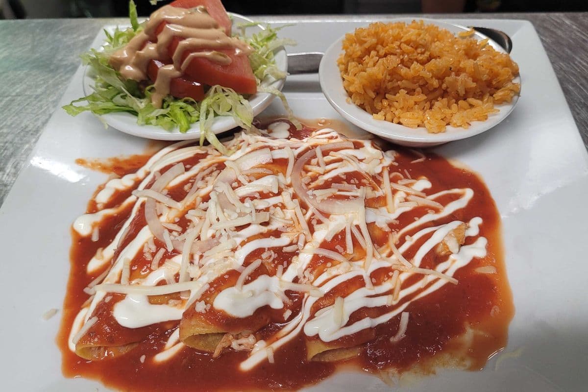 Enchiladas Rojas, verdes, ou mole (3 mcx)