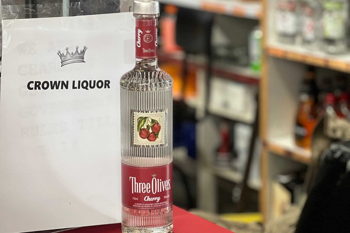 THREE OLIVES CHERRY VODKA (1 x 750ml)
