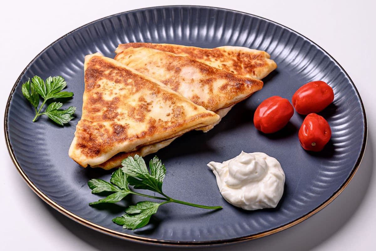 BENDERYKY / FLAT STUFFED CREPES with PORK (3pcs) (160 Cal)