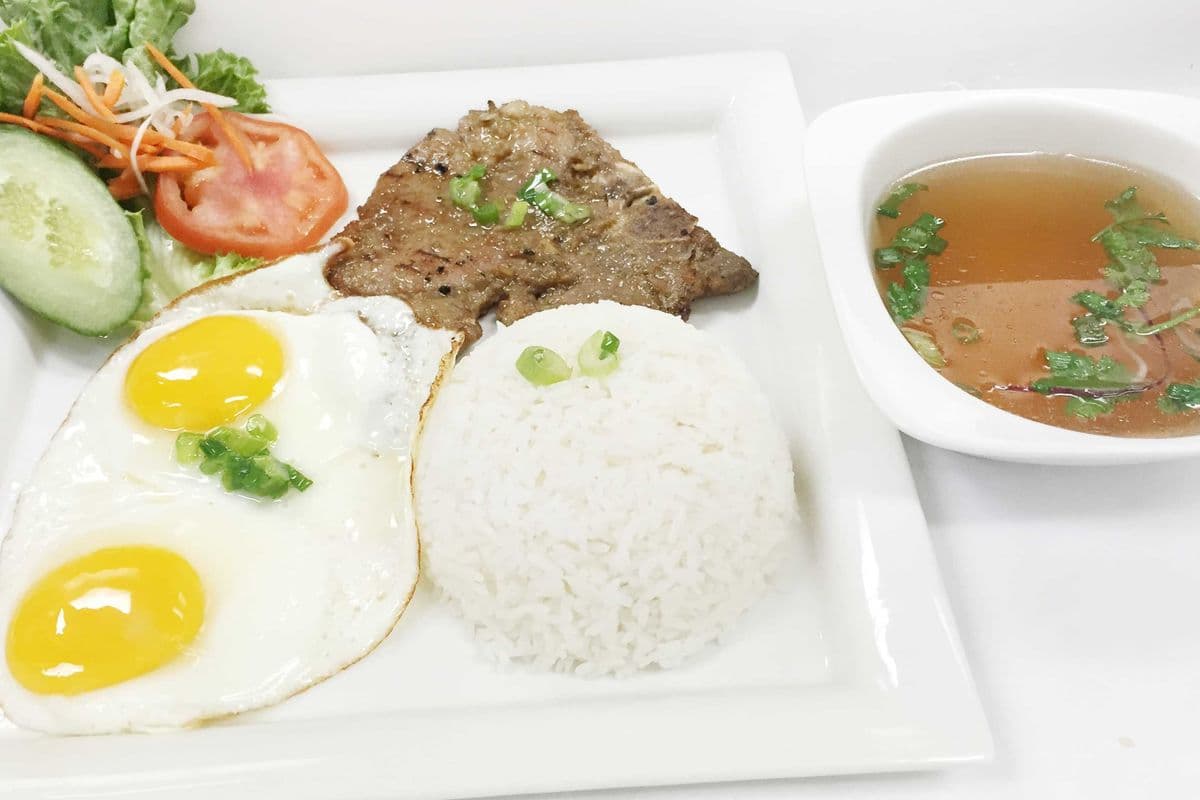 G4. Grilled - Pork Chop and Fried Egg on Steam Rice