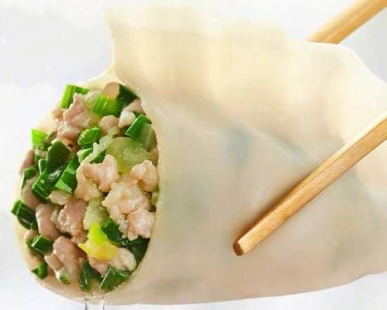 23. Pork Dumpling with Chives / Dumpling au porc avec ciboulettes 