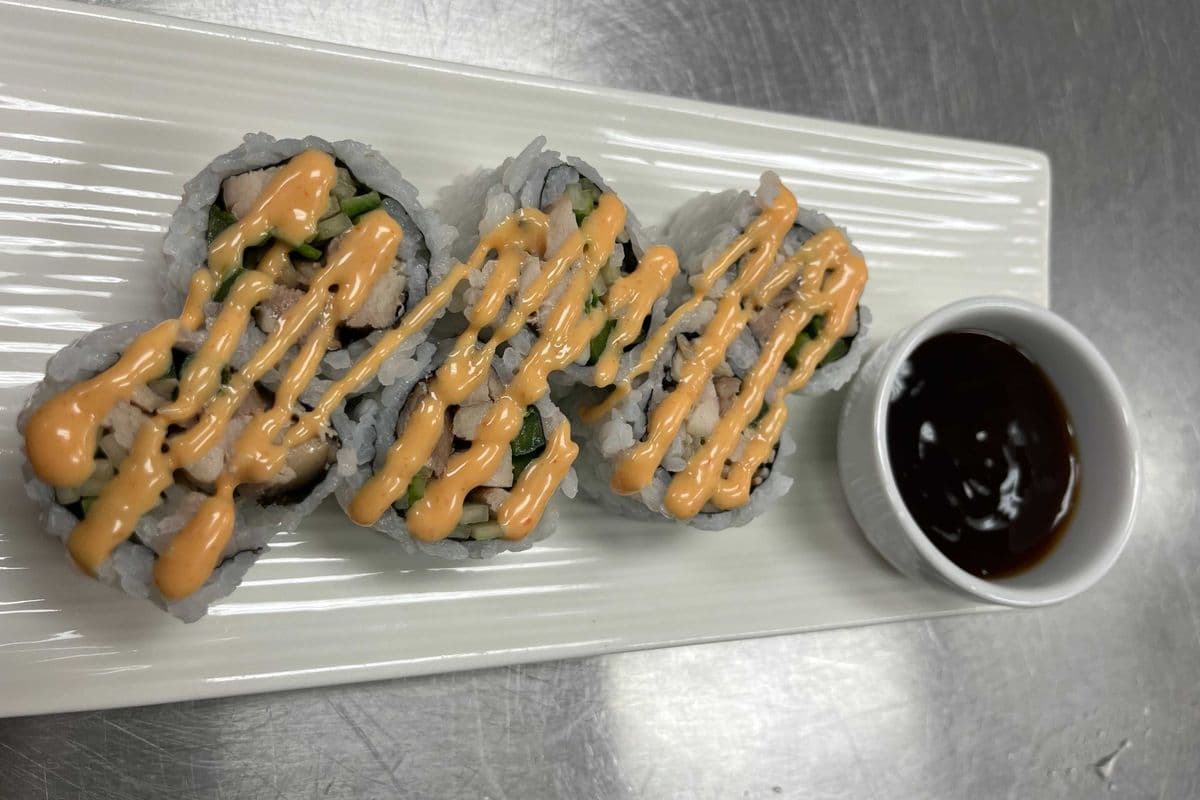 Spicy Chicken Terriyaki Roll (6 pcs)