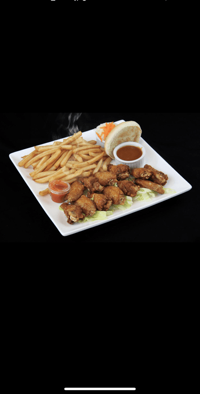14. Ailes de poulet (12 mcx) / Chicken Wings (12 pcs)