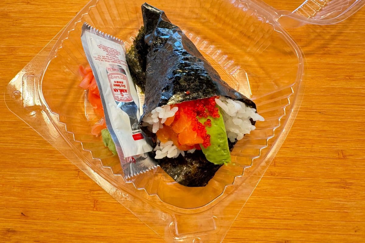 8. BC Hand Roll (1 pc)