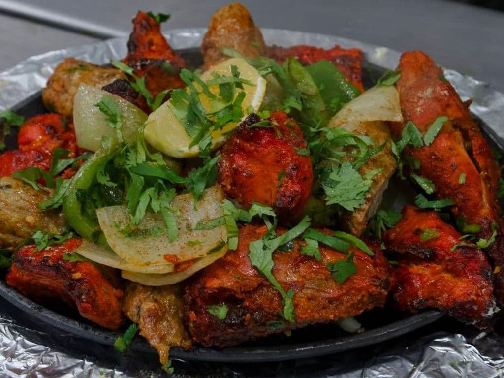 Mélange Poulet Tandoori + Naan / Mixed Chicken Tandoori + Naan
