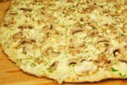 Mamma's Chicken Alfredo Pizza