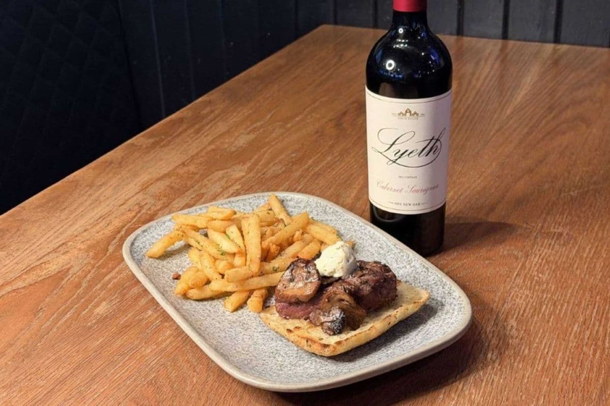 Steak Dinner & Wine Combo (1 x 750ml)