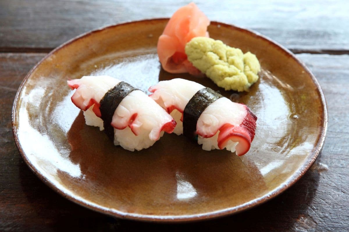 Octopus Nigiri (2pcs)