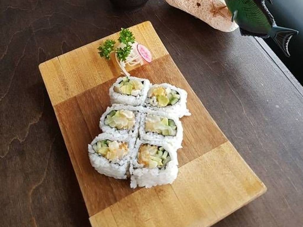 Chopped Scallop Tobiko Roll