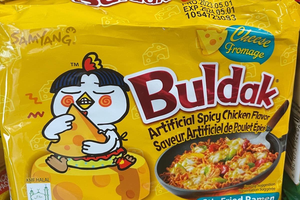 SAMYANG Buldak Spicy Chicken Cheese Flavor Stir-Fried Ramen (5 Packs)