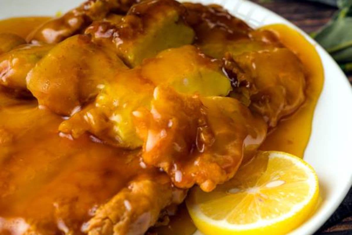 Deep-Fried Chicken Breast with Special Lemon Sauce