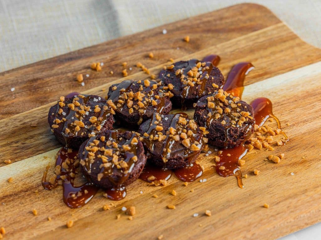 Bouchées Brownies Caramel Salé (6 mcx) / Salted Caramel Brownie Bites (6 pcs)