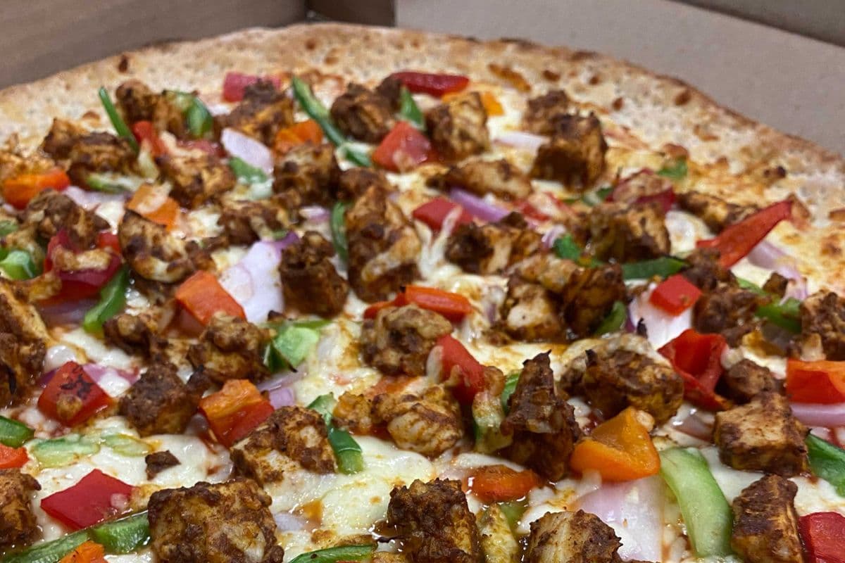Small Tandoori Chicken House Choice Pizza