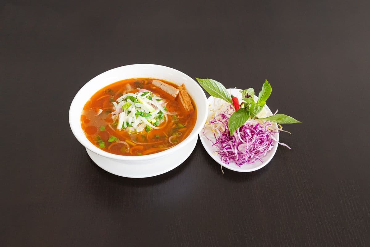 306. Traditional Spicy Vietnamese Beef Noodle Soup