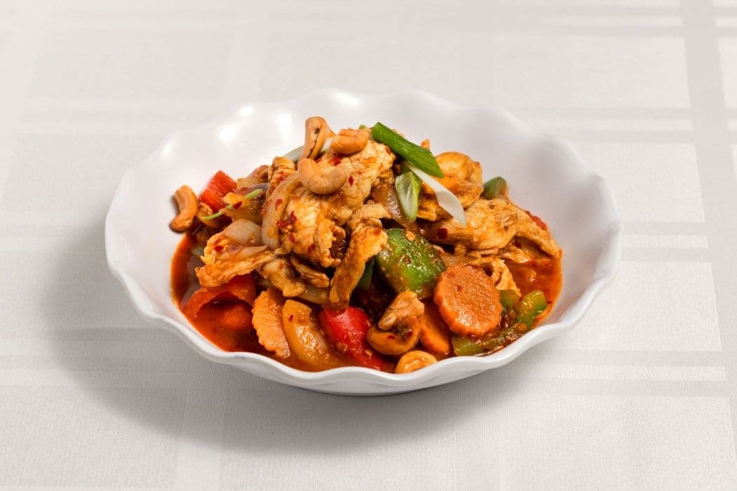 Stir-Fried Cashew Nuts with Chicken
