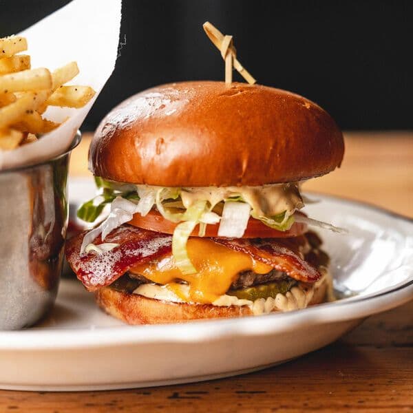 HOLLYWOOD BURGER