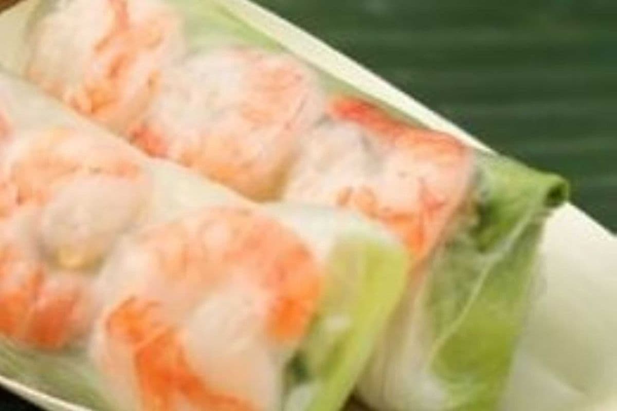 18. Salad Roll (3pcs)