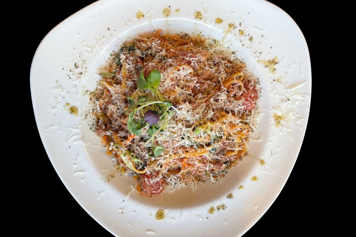 Linguine Bolognese