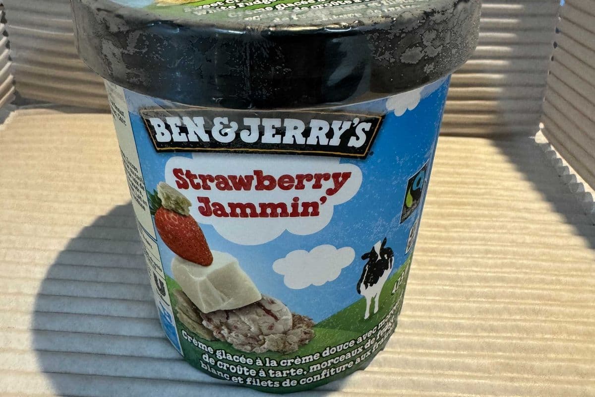 Ben & Jerry's Ice Cream Strawberry Jammin