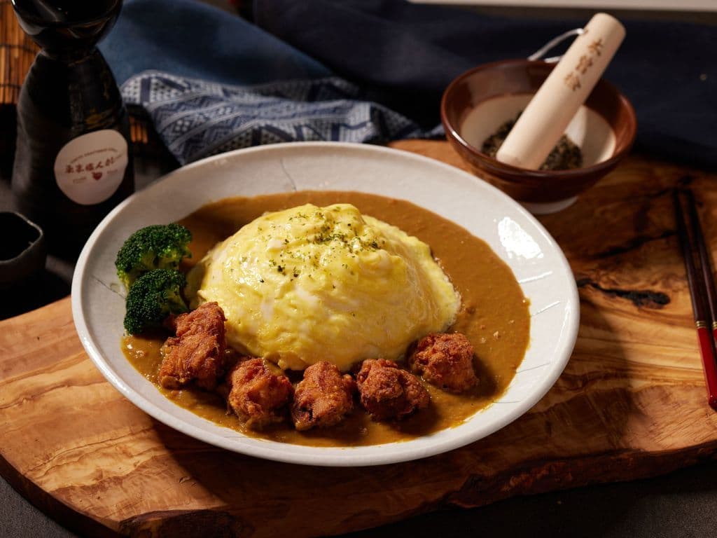 Fried Chicken Omelette Curry Rice 歐姆蛋唐揚雞咖哩飯