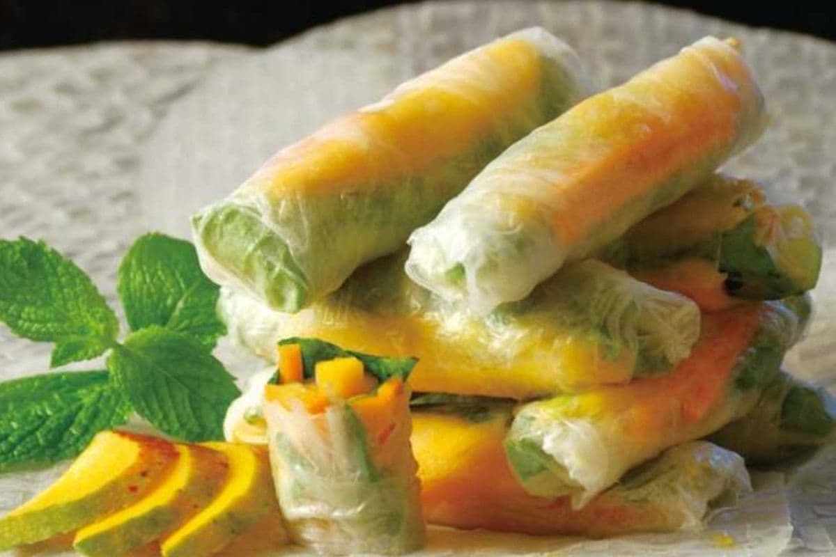 604. Mango Roll (2 pcs)
