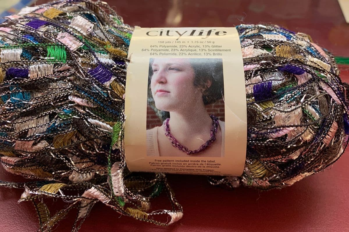 Yarn Necklace (145m)