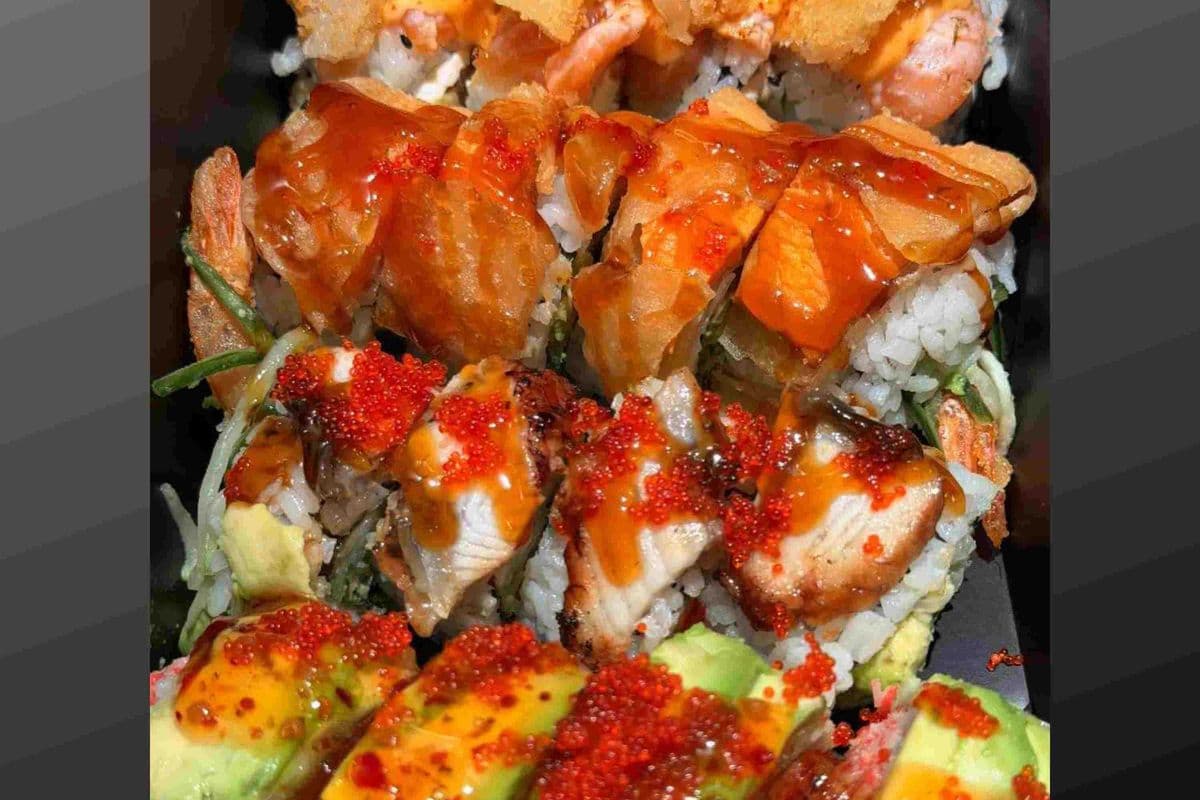Deluxe Maki Combo B (16 pcs) – Includes 1 Miso Soup