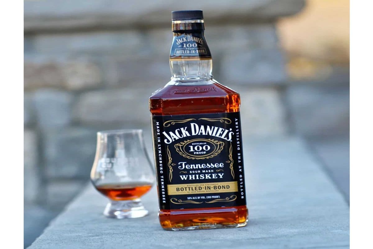 JACK DANIEL BONDED (NEW ITEM) 750ML (1 x 700 ML )