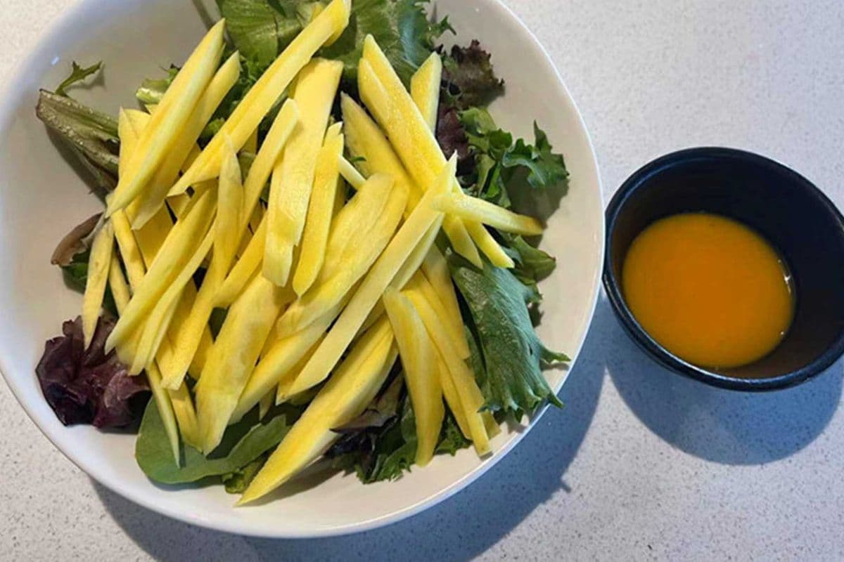 126 Mango Salad