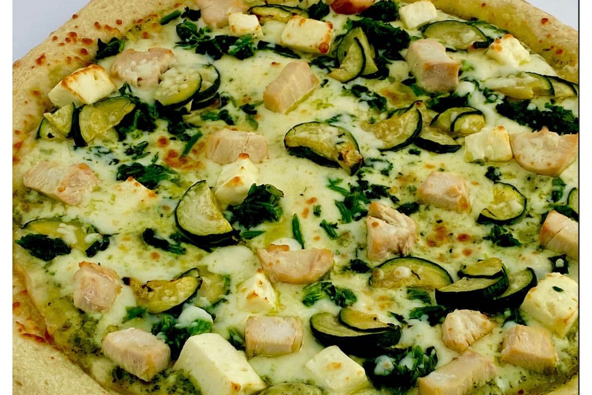 Party Chicken Pesto Pizza