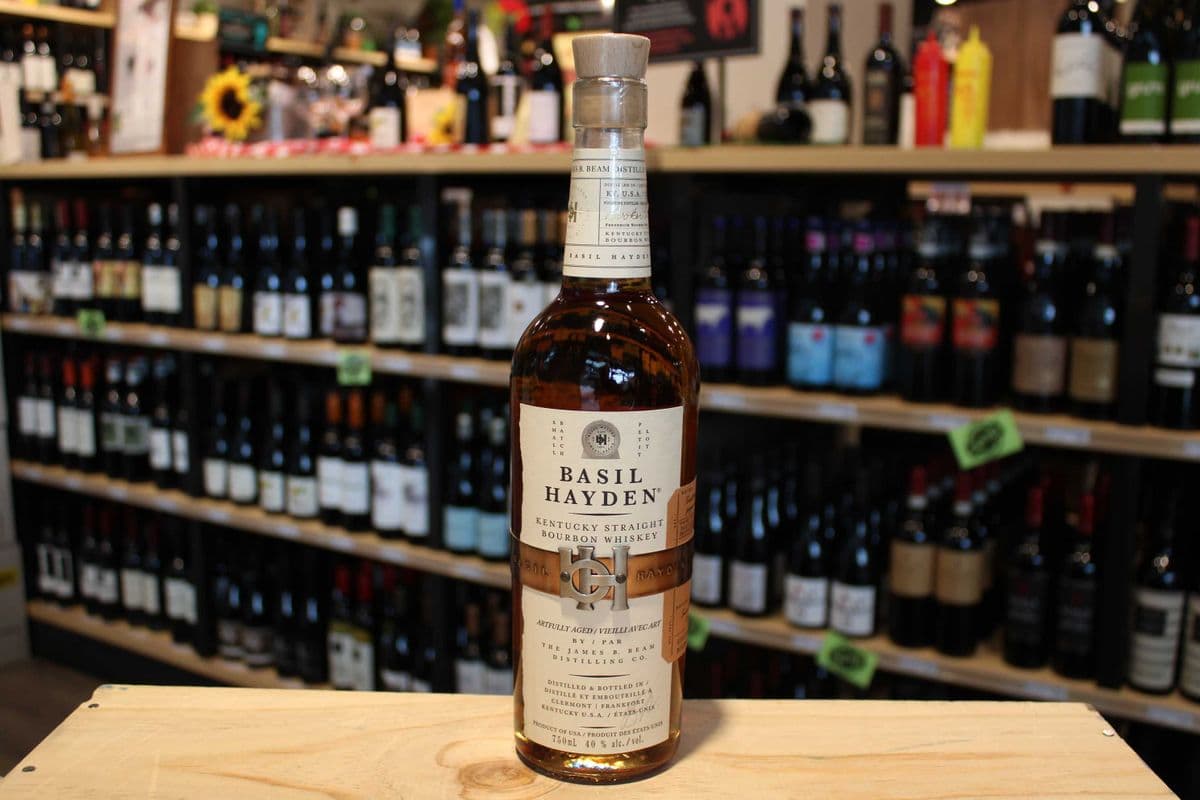Basil Hayden 8 Yo Small Batch Bourbon (1 x 750 ml)
