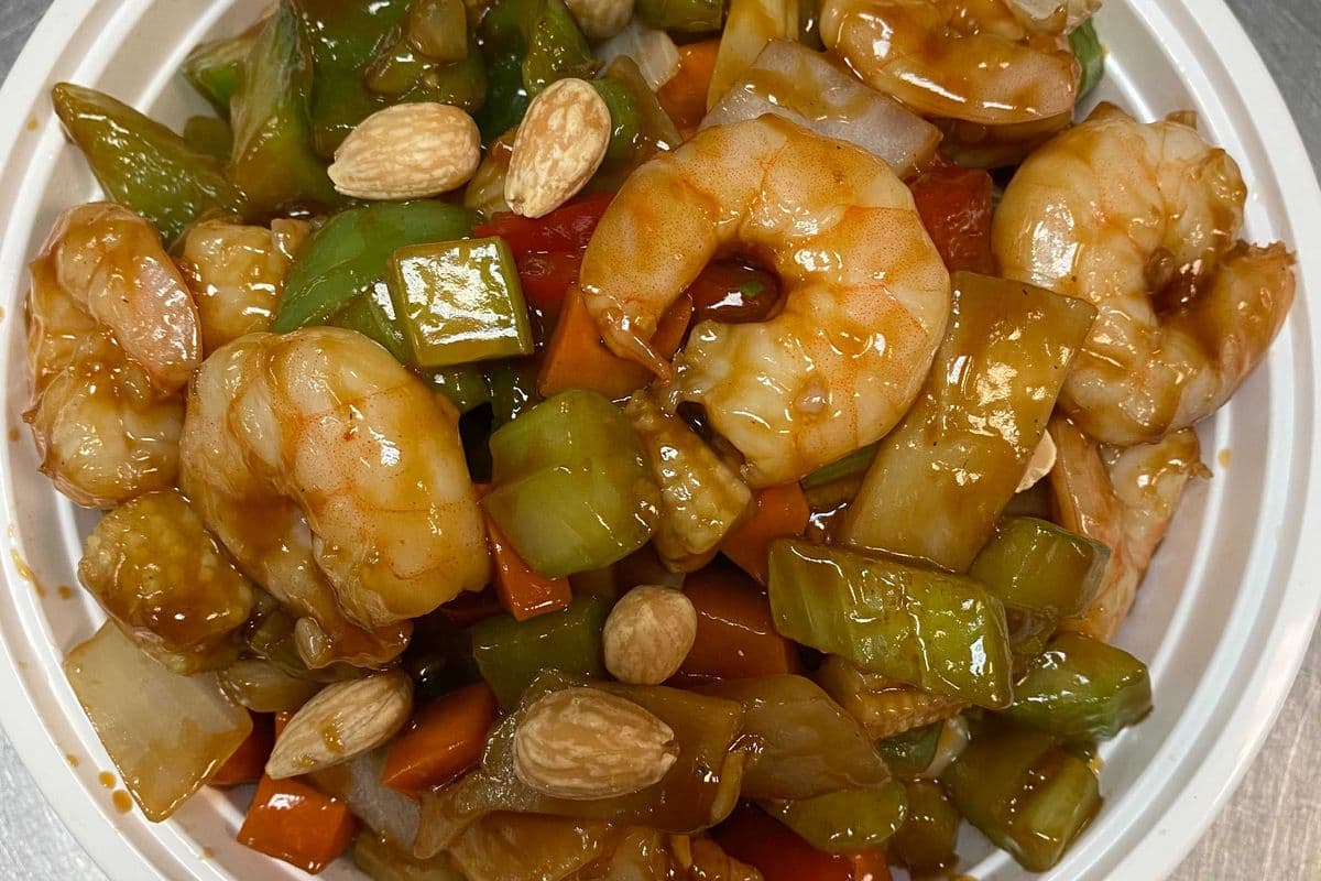 Shrimp with Diced Vegetables and Almonds