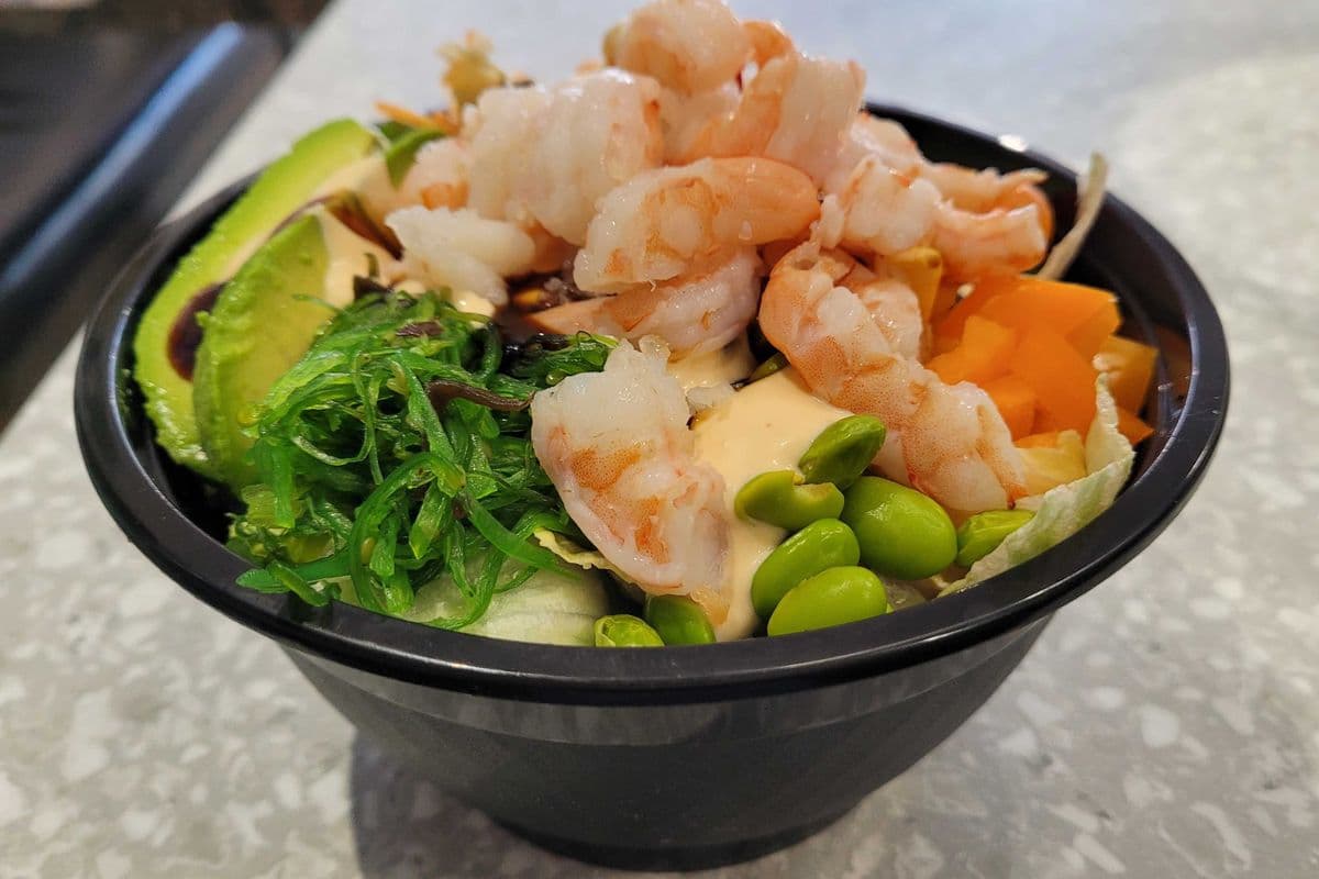 P7 . Poké aux crevettes cuites