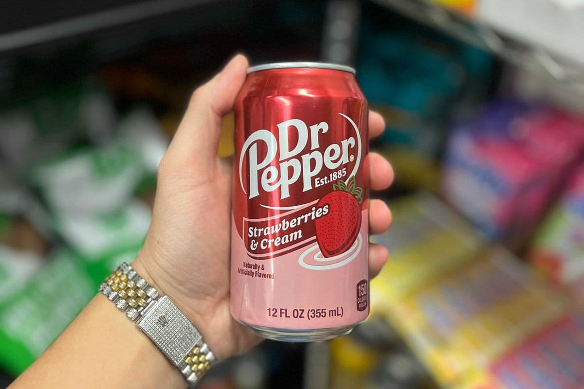 (US) Dr. Pepper Strawberry & Cream (355mL) (150 Cal)